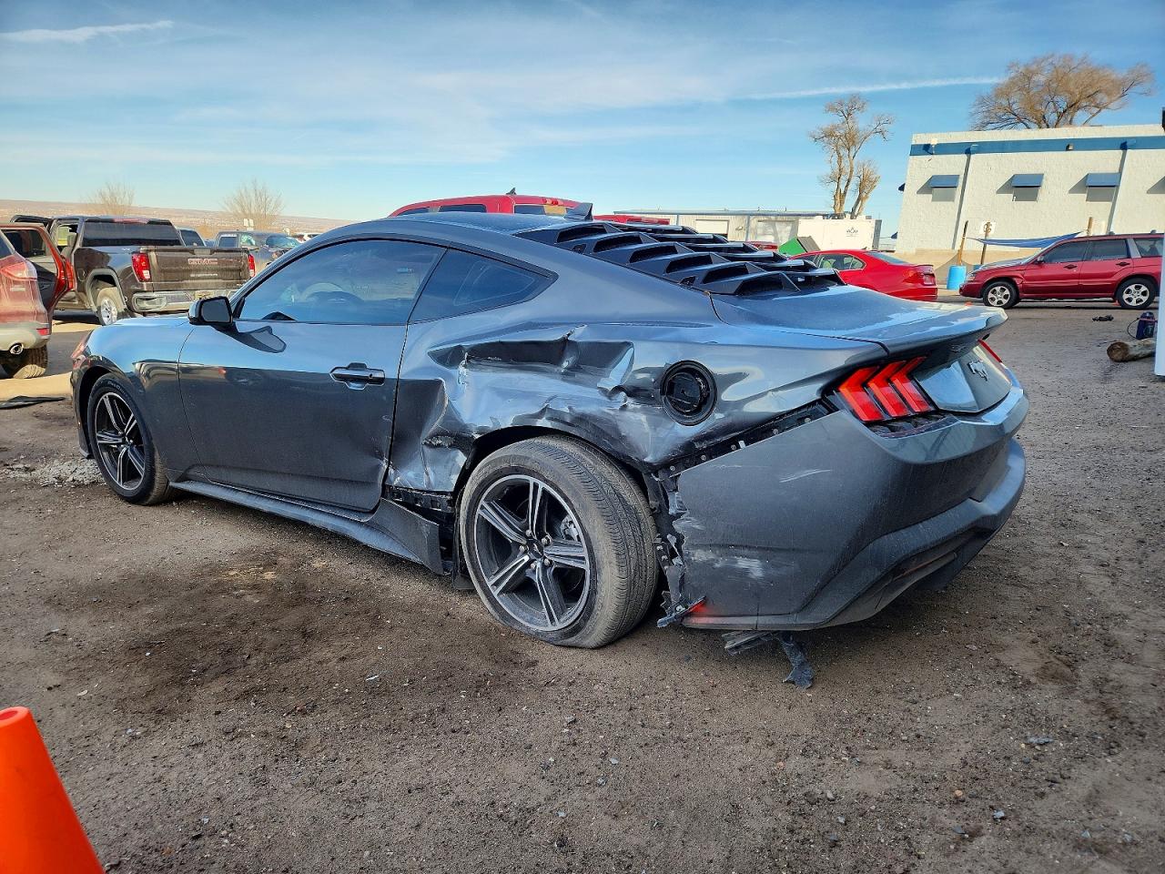 2025 FORD MUSTANG photo 2