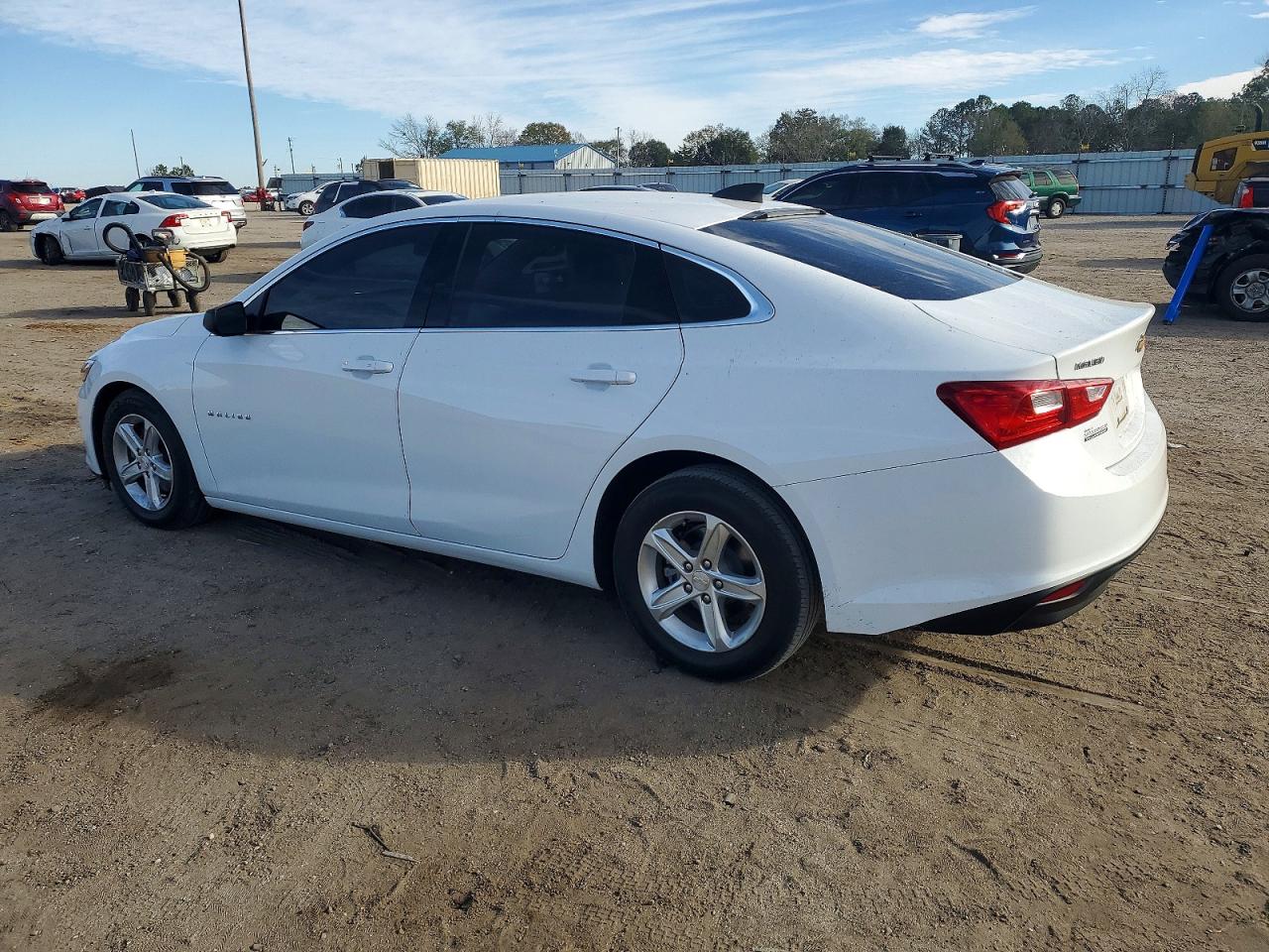 2022 CHEVROLET MALIBU LS photo 2