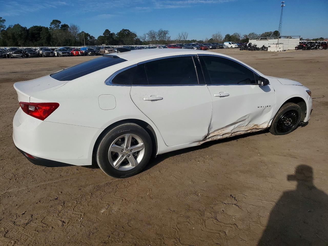 2022 CHEVROLET MALIBU LS photo 3