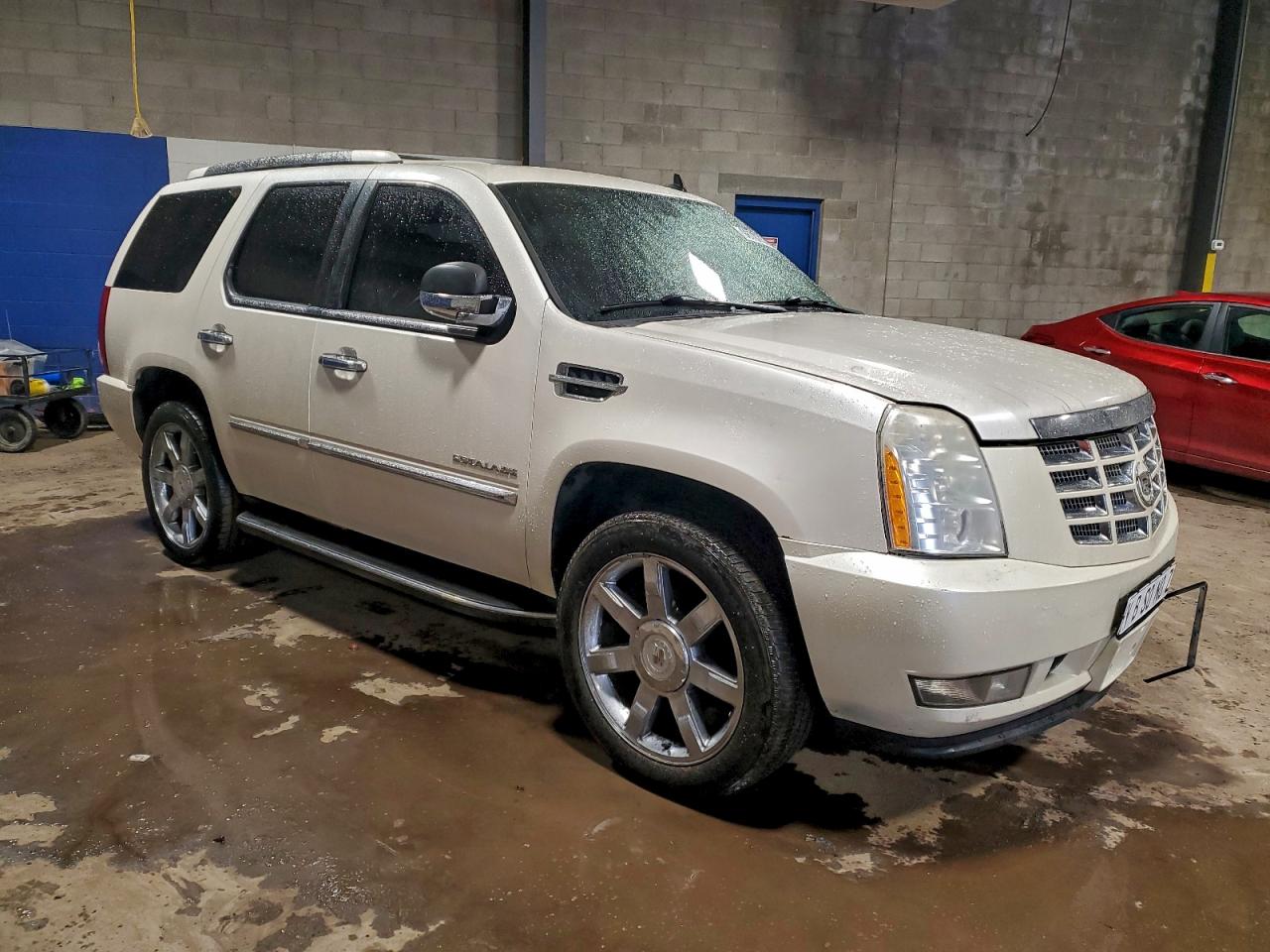 2010 CADILLAC ESCALADE LUXURY photo 4
