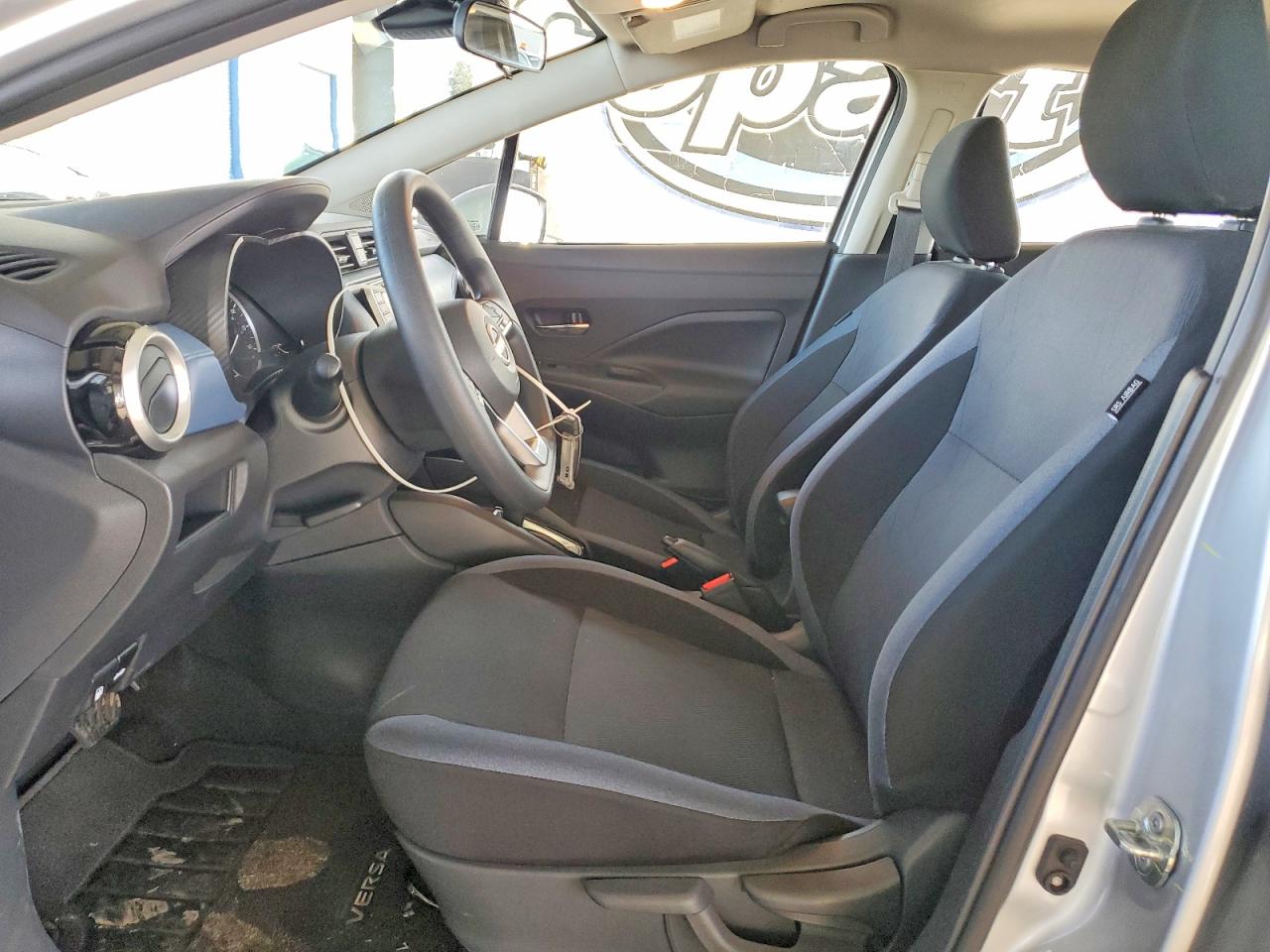 2025 NISSAN VERSA SV photo 7