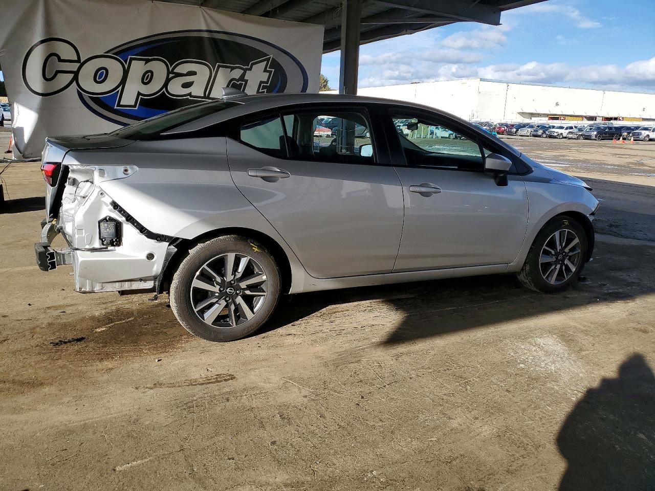 2025 NISSAN VERSA SV photo 3