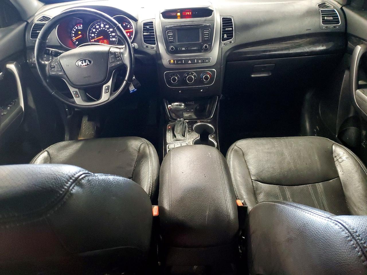 2015 KIA SORENTO LX photo 8
