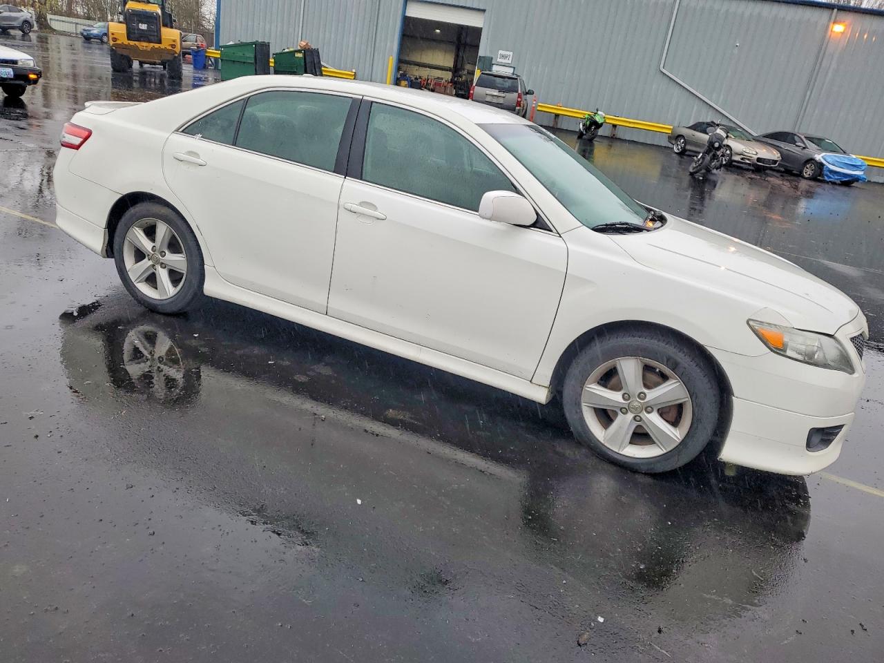 2010 TOYOTA CAMRY BASE photo 4
