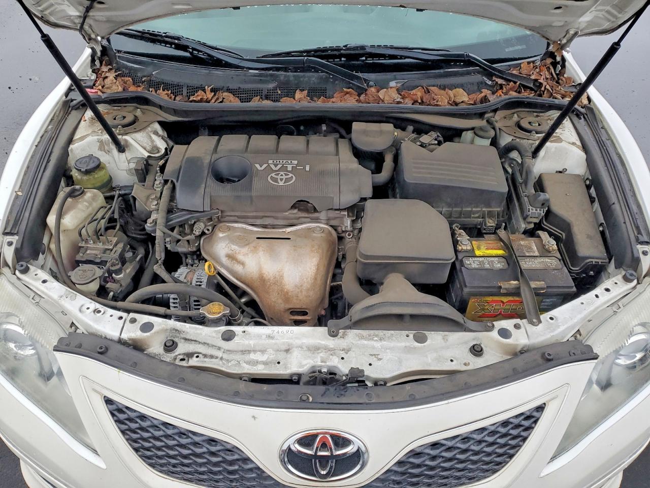 2010 TOYOTA CAMRY BASE photo 11