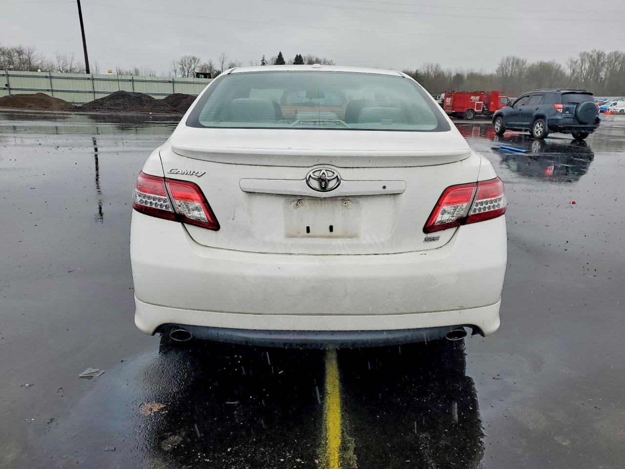 2010 TOYOTA CAMRY BASE photo 6
