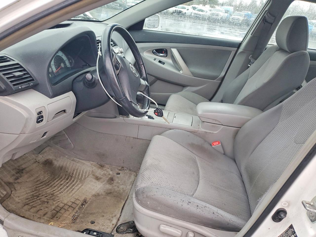 2010 TOYOTA CAMRY BASE photo 7