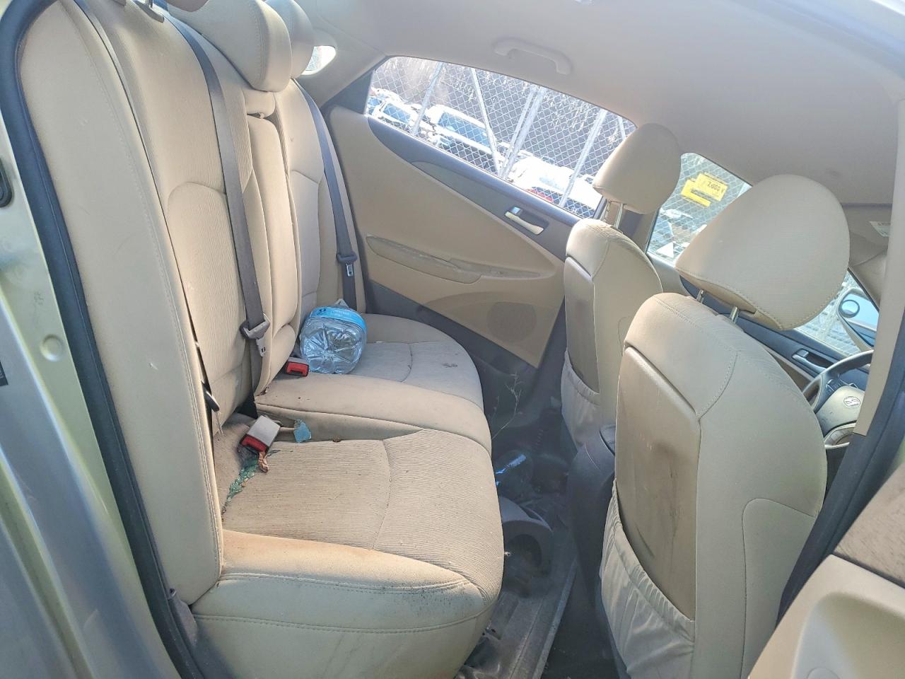 2012 HYUNDAI SONATA GLS photo 10
