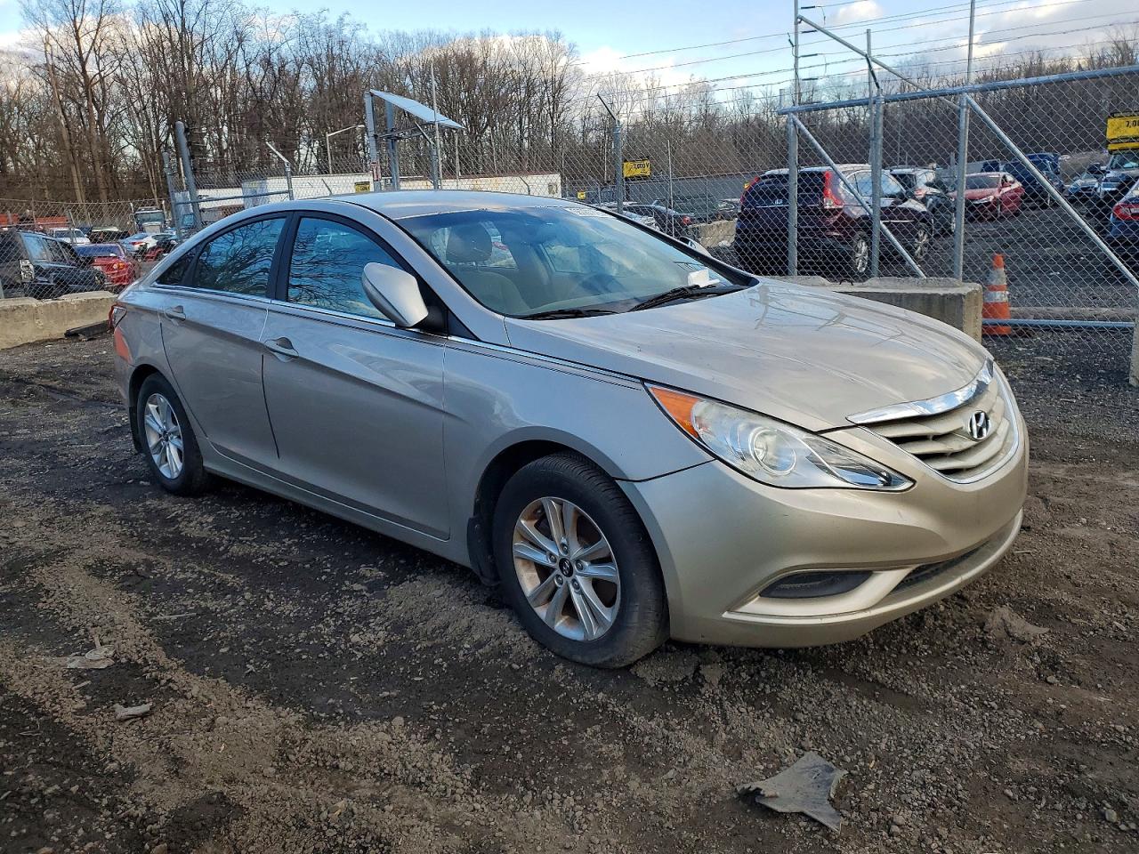 2012 HYUNDAI SONATA GLS photo 4