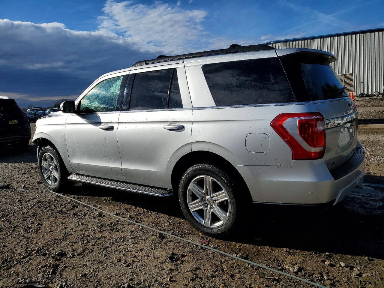 2019 FORD EXPEDITION XLT photo 2