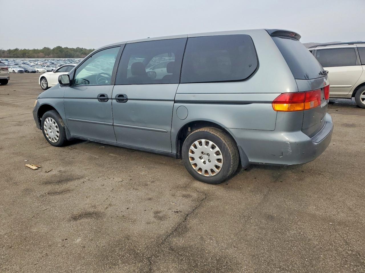 2002 HONDA ODYSSEY LX photo 2