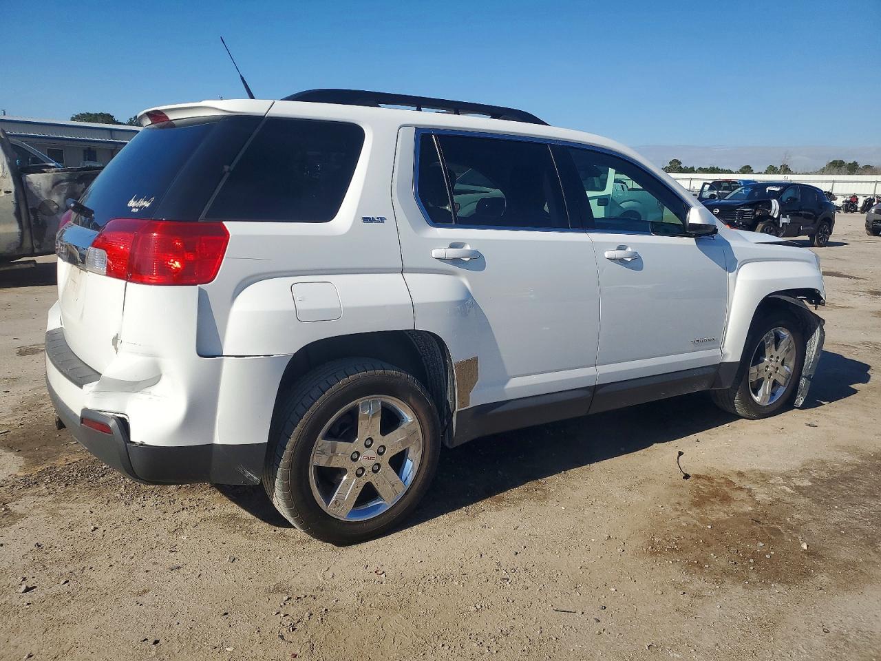 2012 GMC TERRAIN SLT photo 3