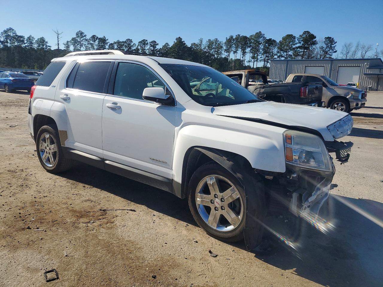 2012 GMC TERRAIN SLT photo 4