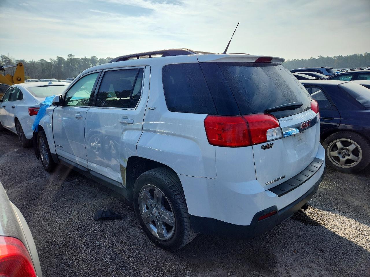 2012 GMC TERRAIN SLT photo 2