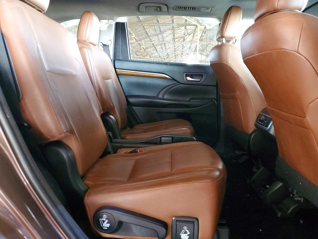 2018 TOYOTA HIGHLANDER LIMITED photo 11