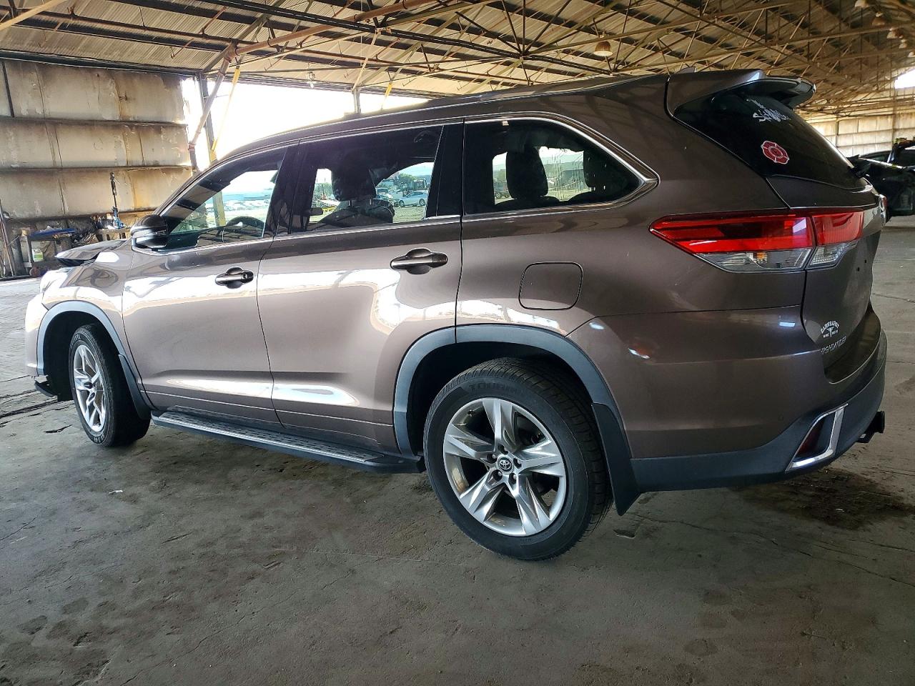2018 TOYOTA HIGHLANDER LIMITED photo 2
