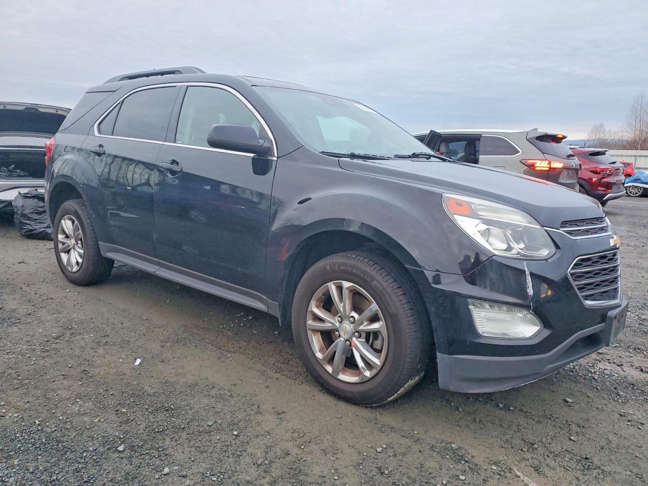 2017 CHEVROLET EQUINOX LT photo 4
