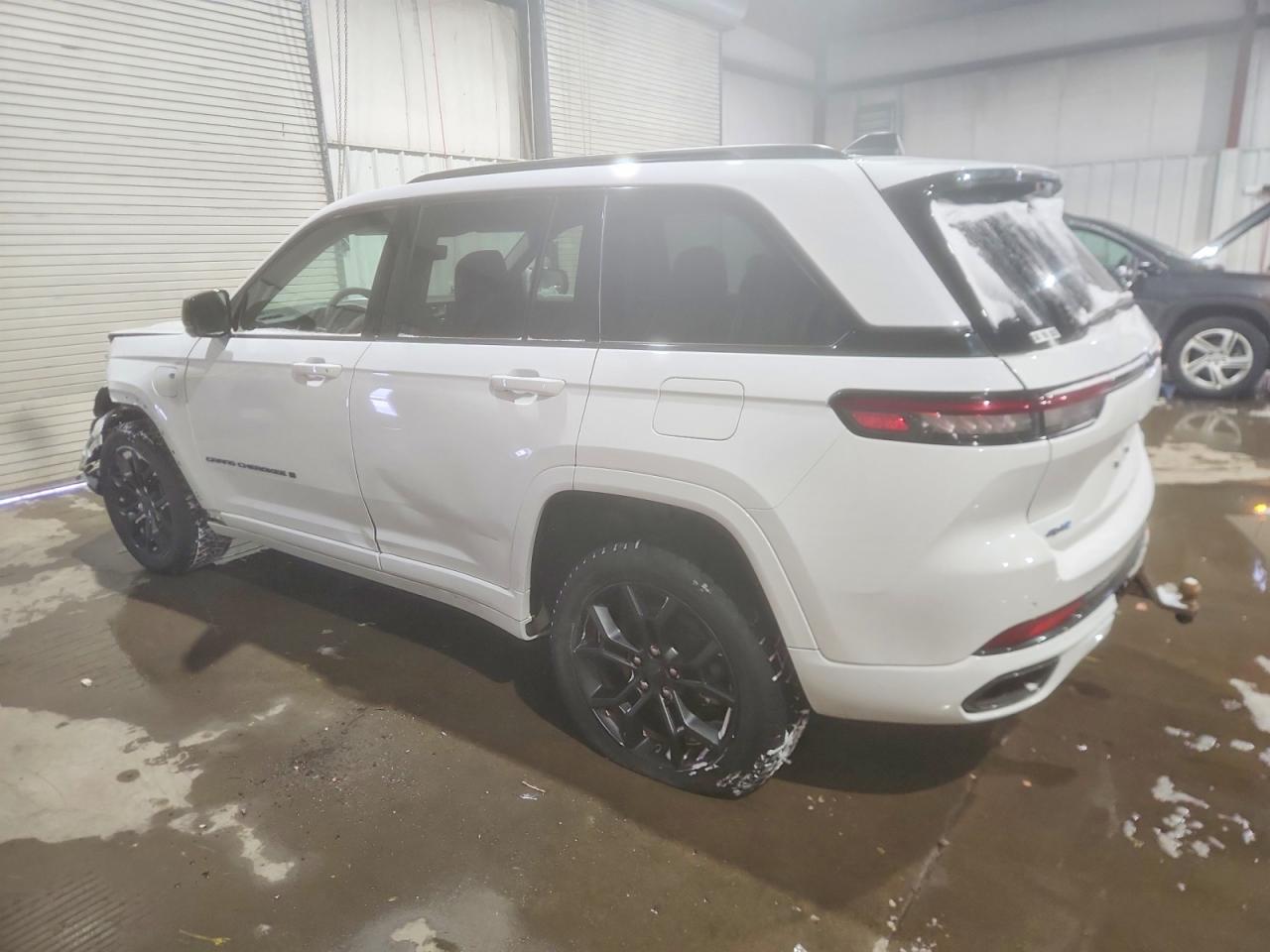 2023 JEEP GRAND CHEROKEE LIMITED 4XE photo 2