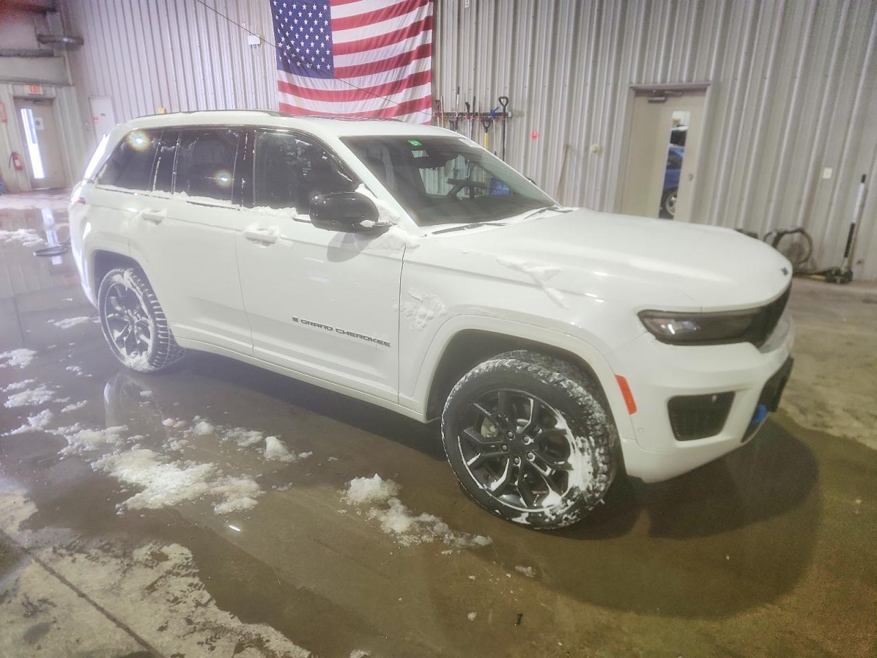 2023 JEEP GRAND CHEROKEE LIMITED 4XE photo 4