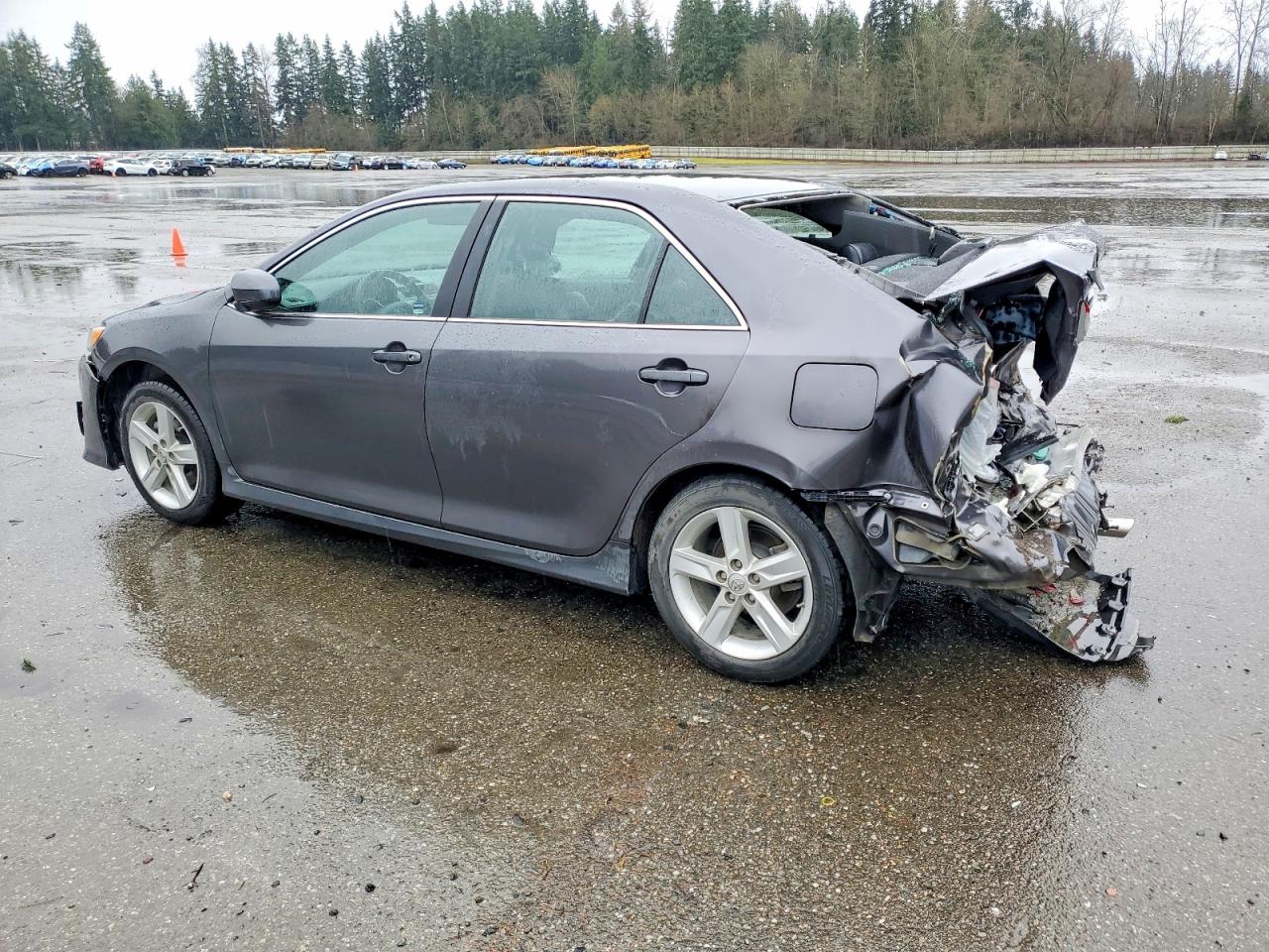 2014 TOYOTA CAMRY L photo 2