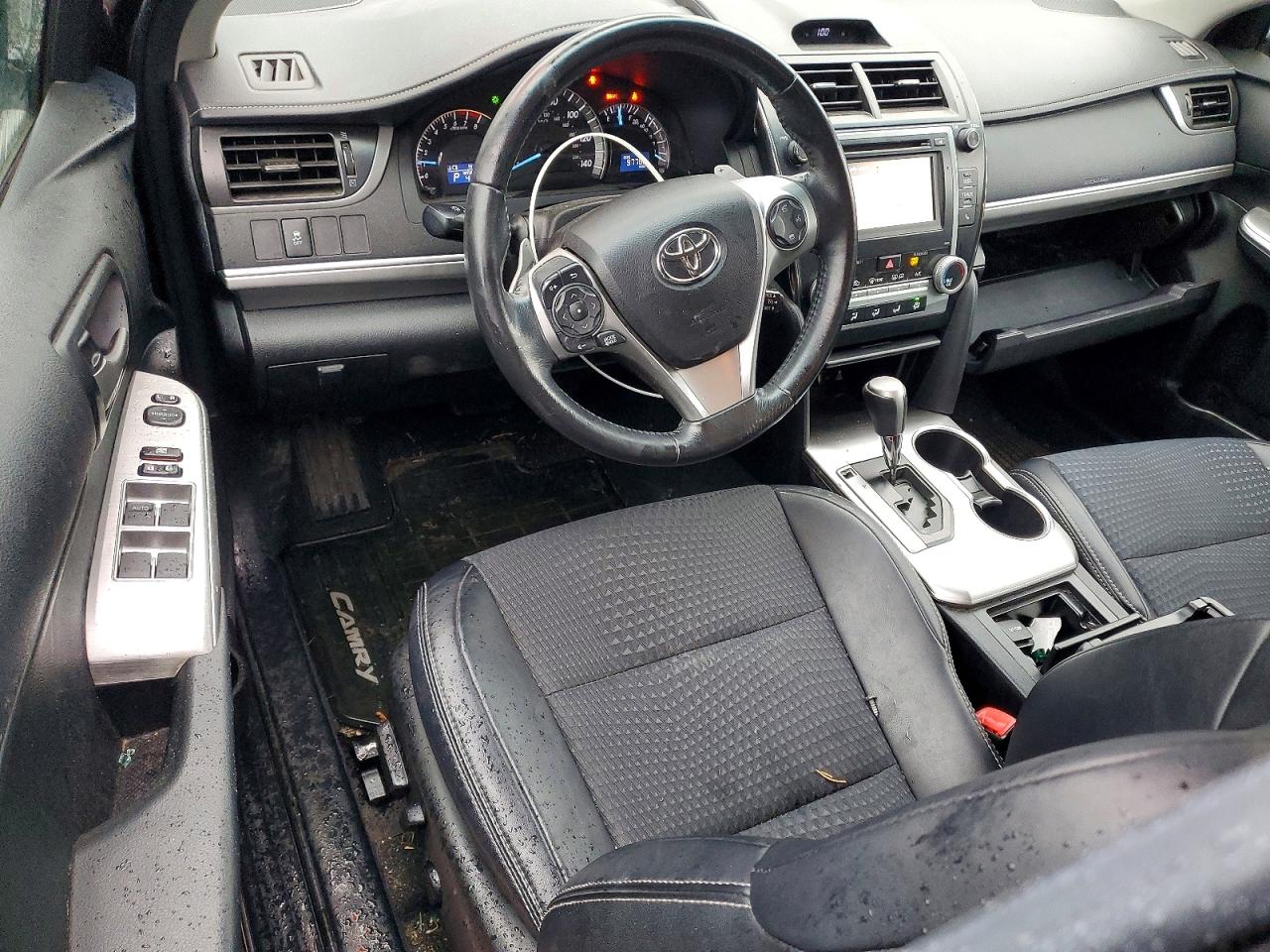 2014 TOYOTA CAMRY L photo 8