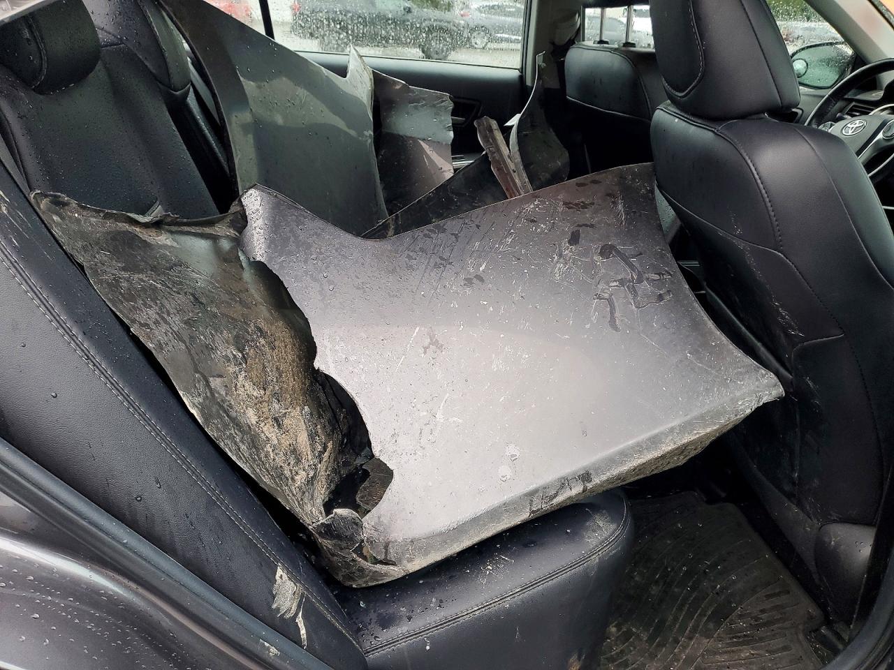 2014 TOYOTA CAMRY L photo 10