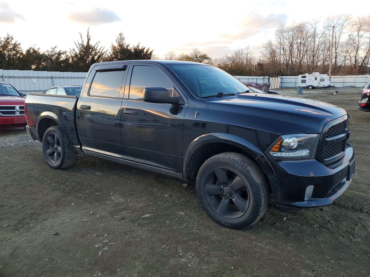 2014 RAM 1500 ST photo 4