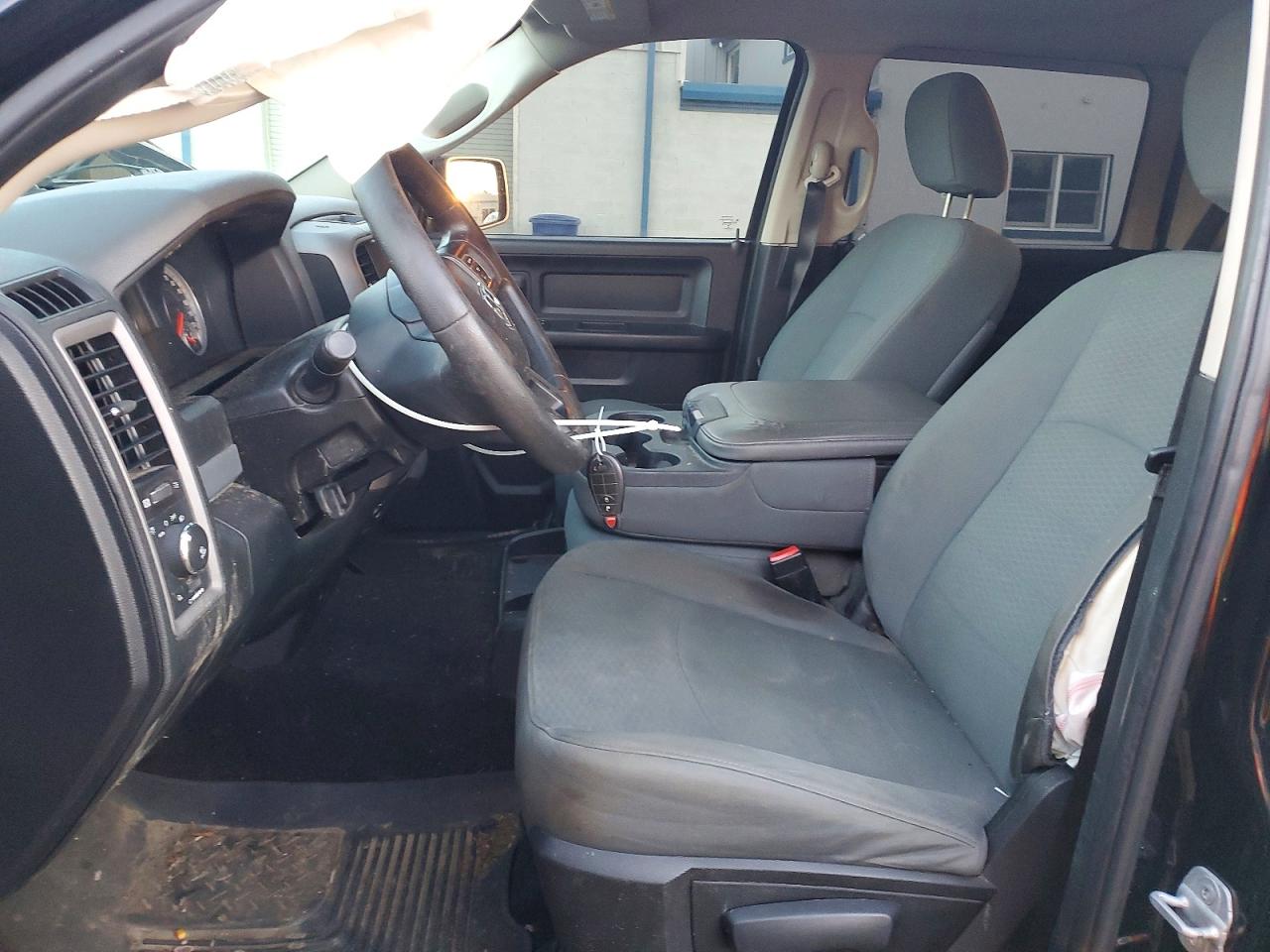 2014 RAM 1500 ST photo 7