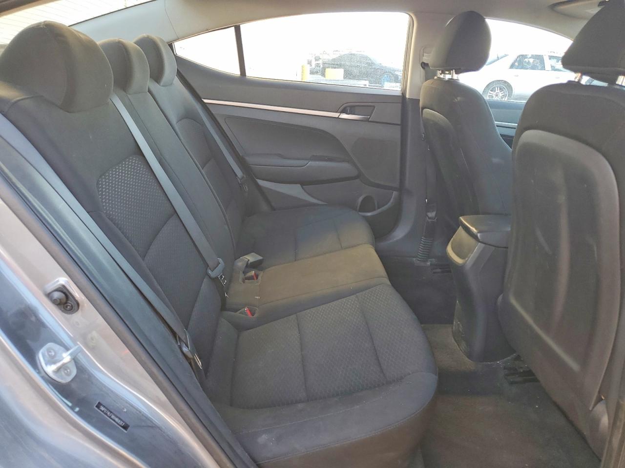 2019 HYUNDAI ELANTRA SE photo 10