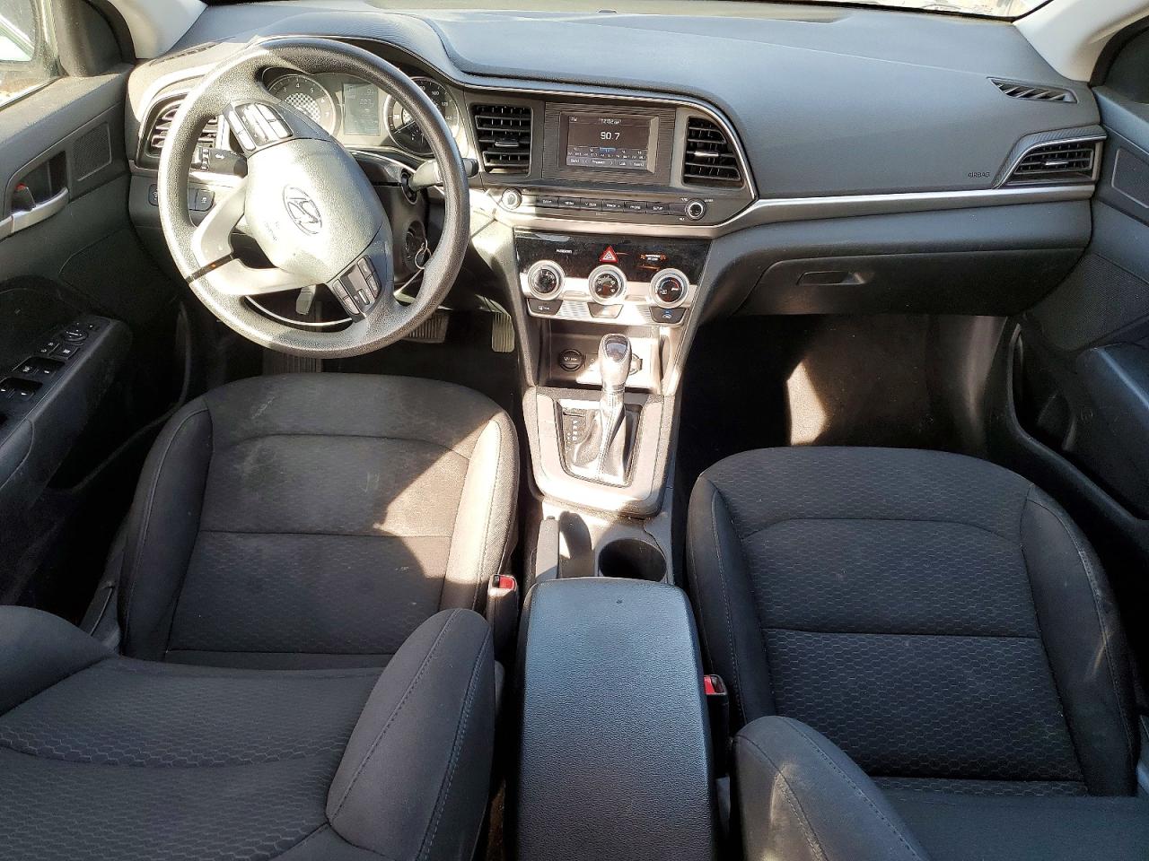 2019 HYUNDAI ELANTRA SE photo 8
