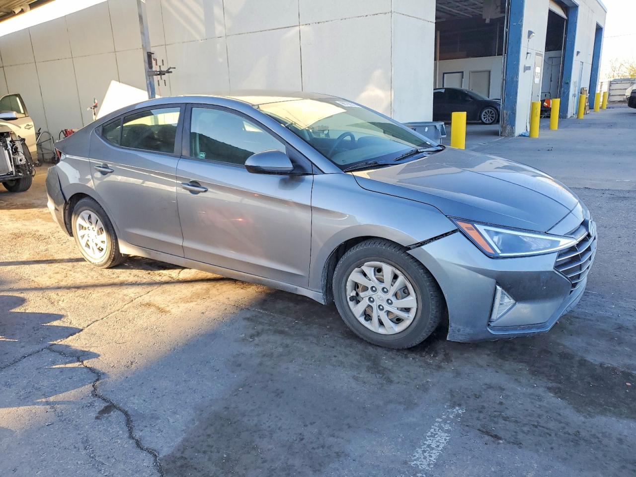 2019 HYUNDAI ELANTRA SE photo 4