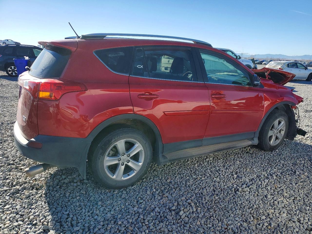 2013 TOYOTA RAV4 XLE photo 3