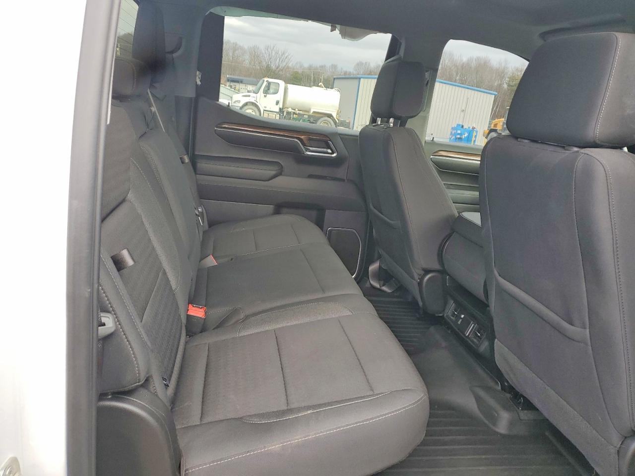 2024 CHEVROLET SILVERADO K1500 LT photo 10