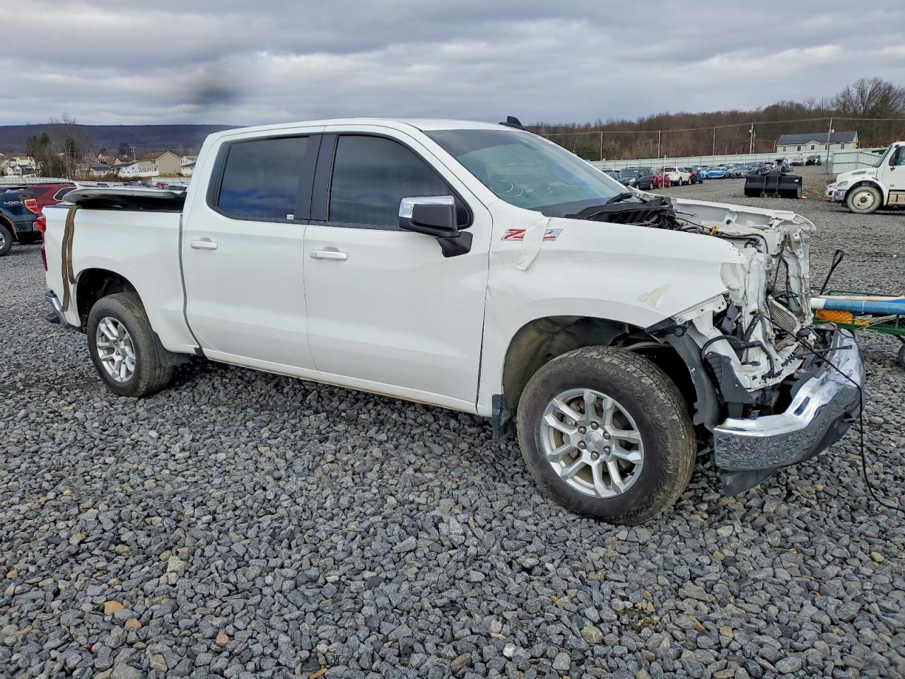 2024 CHEVROLET SILVERADO K1500 LT photo 4