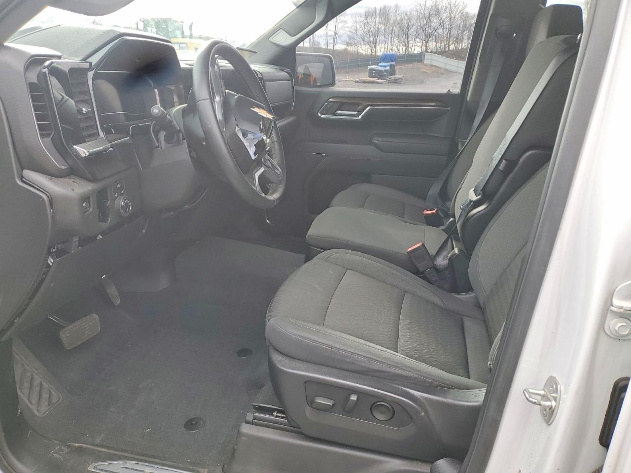 2024 CHEVROLET SILVERADO K1500 LT photo 7