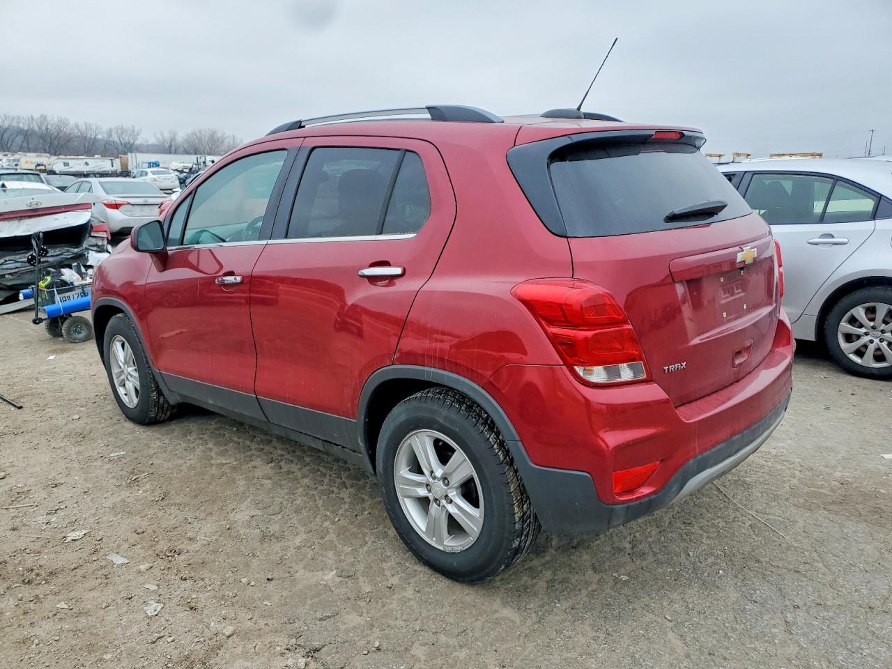 2020 CHEVROLET TRAX 1LT photo 2