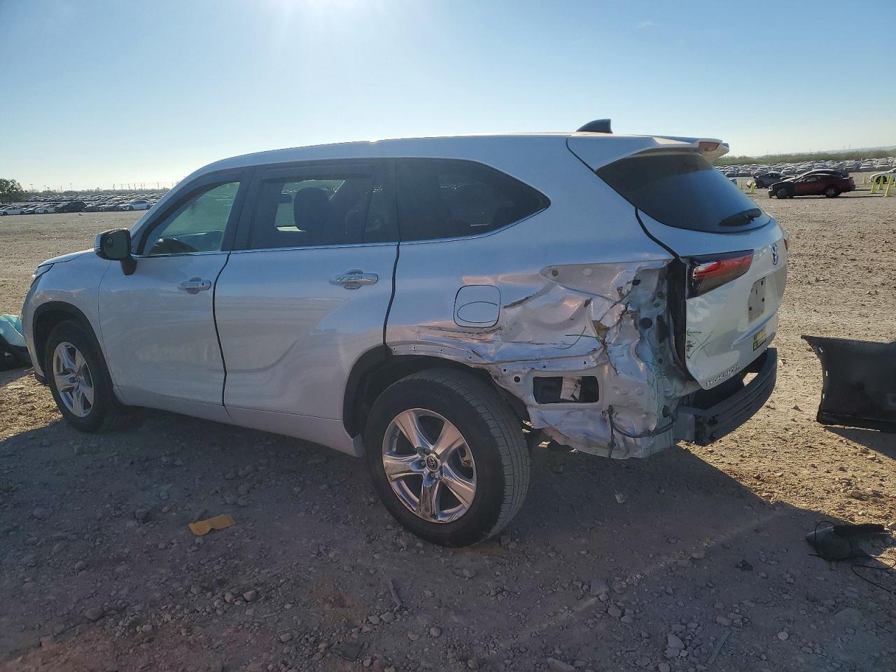 2023 TOYOTA HIGHLANDER L photo 2