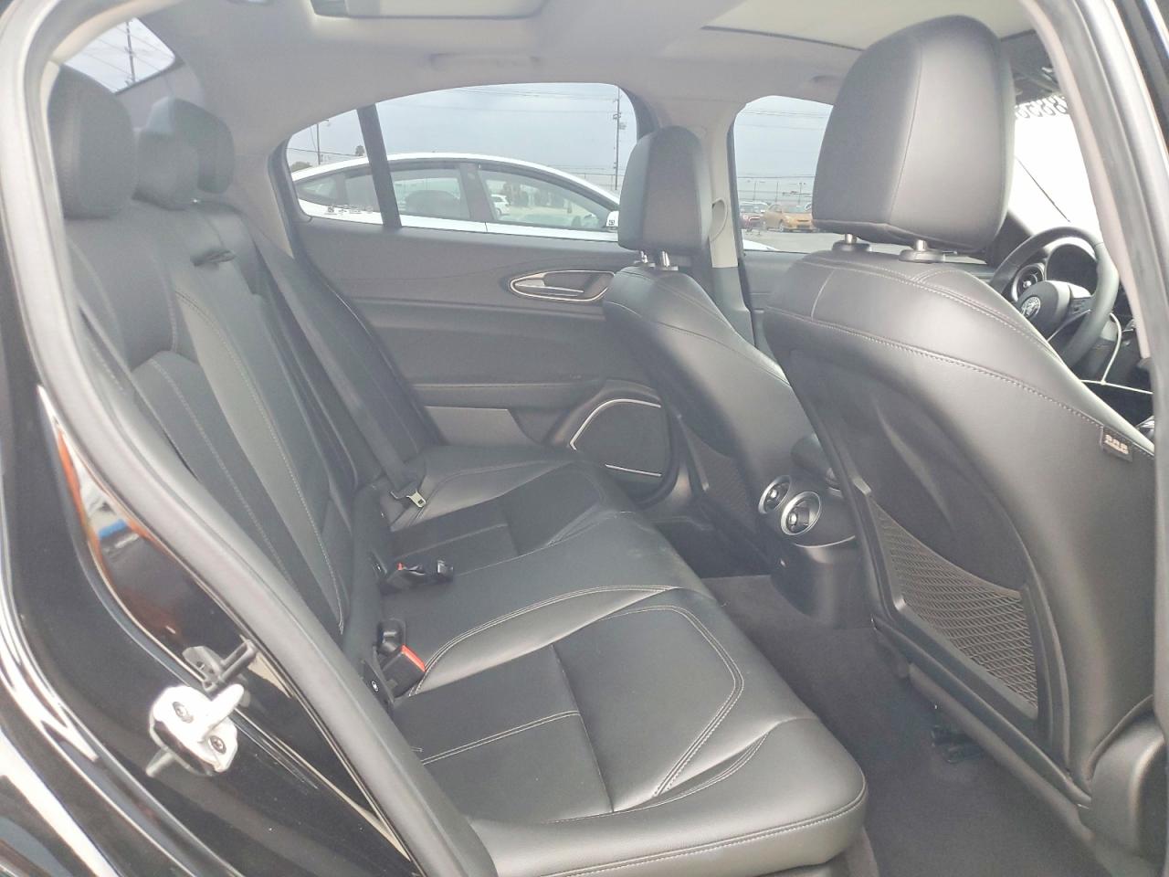 2019 ALFA ROMEO GIULIA photo 10