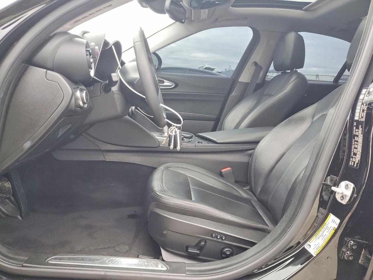 2019 ALFA ROMEO GIULIA photo 7