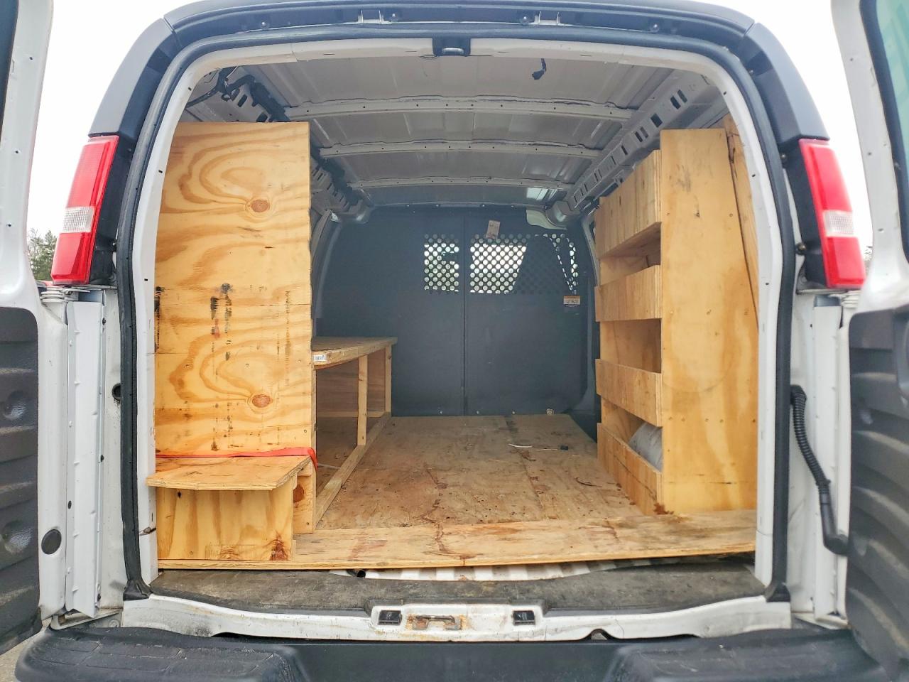 2021 GMC SAVANA G2500 DELIVERY VAN photo 10
