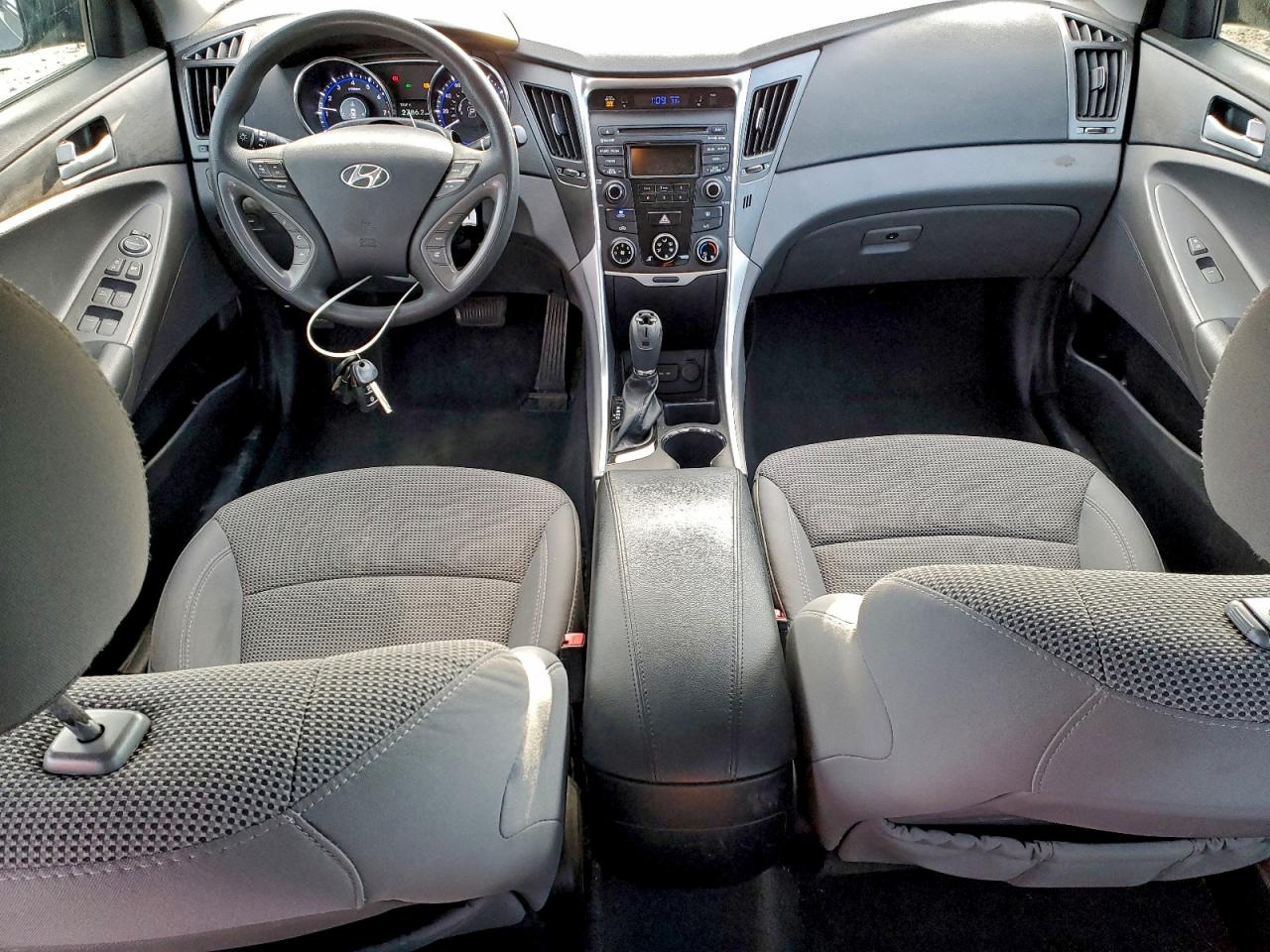 2014 HYUNDAI SONATA GLS photo 8