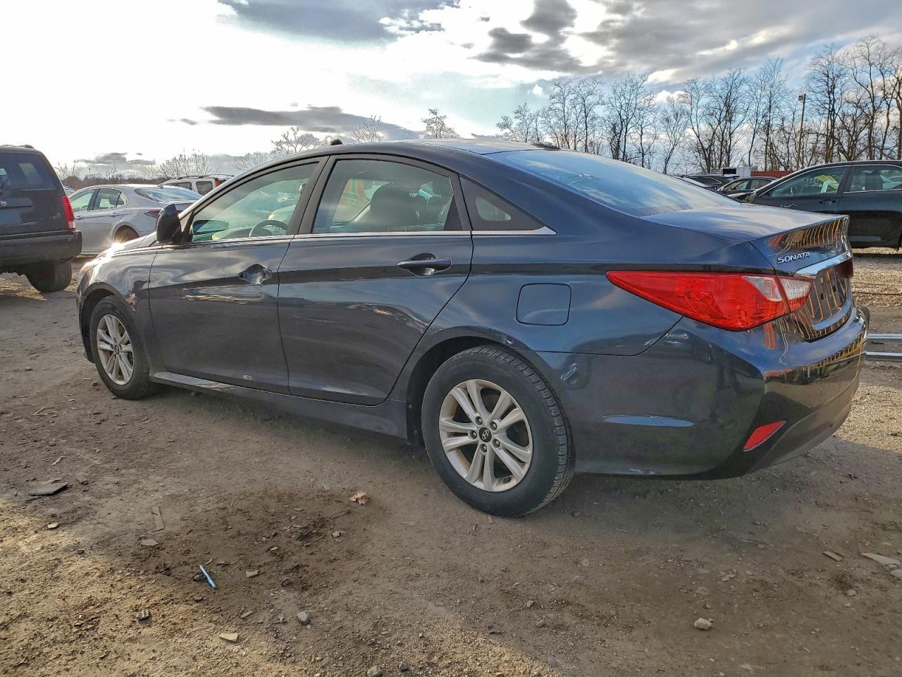 2014 HYUNDAI SONATA GLS photo 2