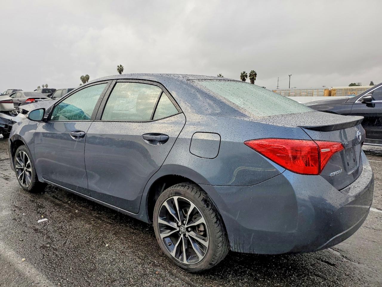 2018 TOYOTA COROLLA L photo 2