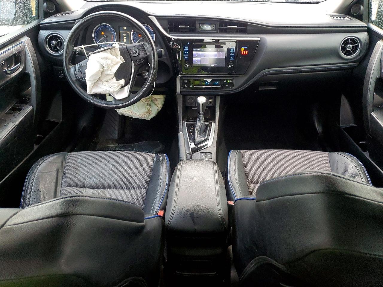 2018 TOYOTA COROLLA L photo 8