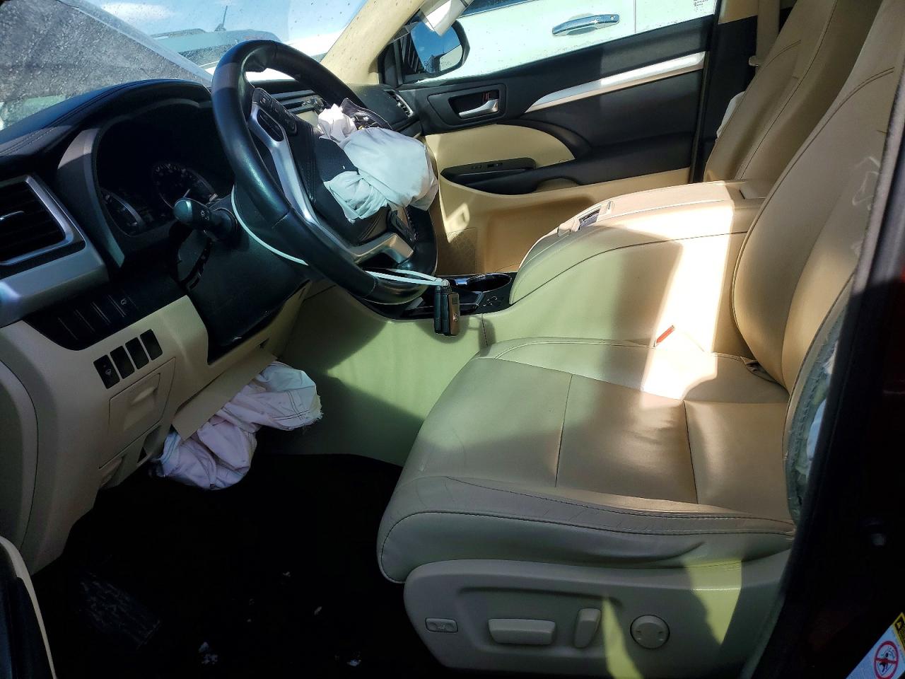 2016 TOYOTA HIGHLANDER XLE photo 7