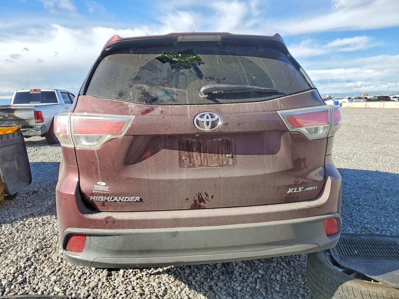 2016 TOYOTA HIGHLANDER XLE photo 6