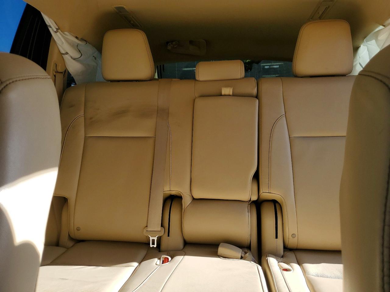 2016 TOYOTA HIGHLANDER XLE photo 10