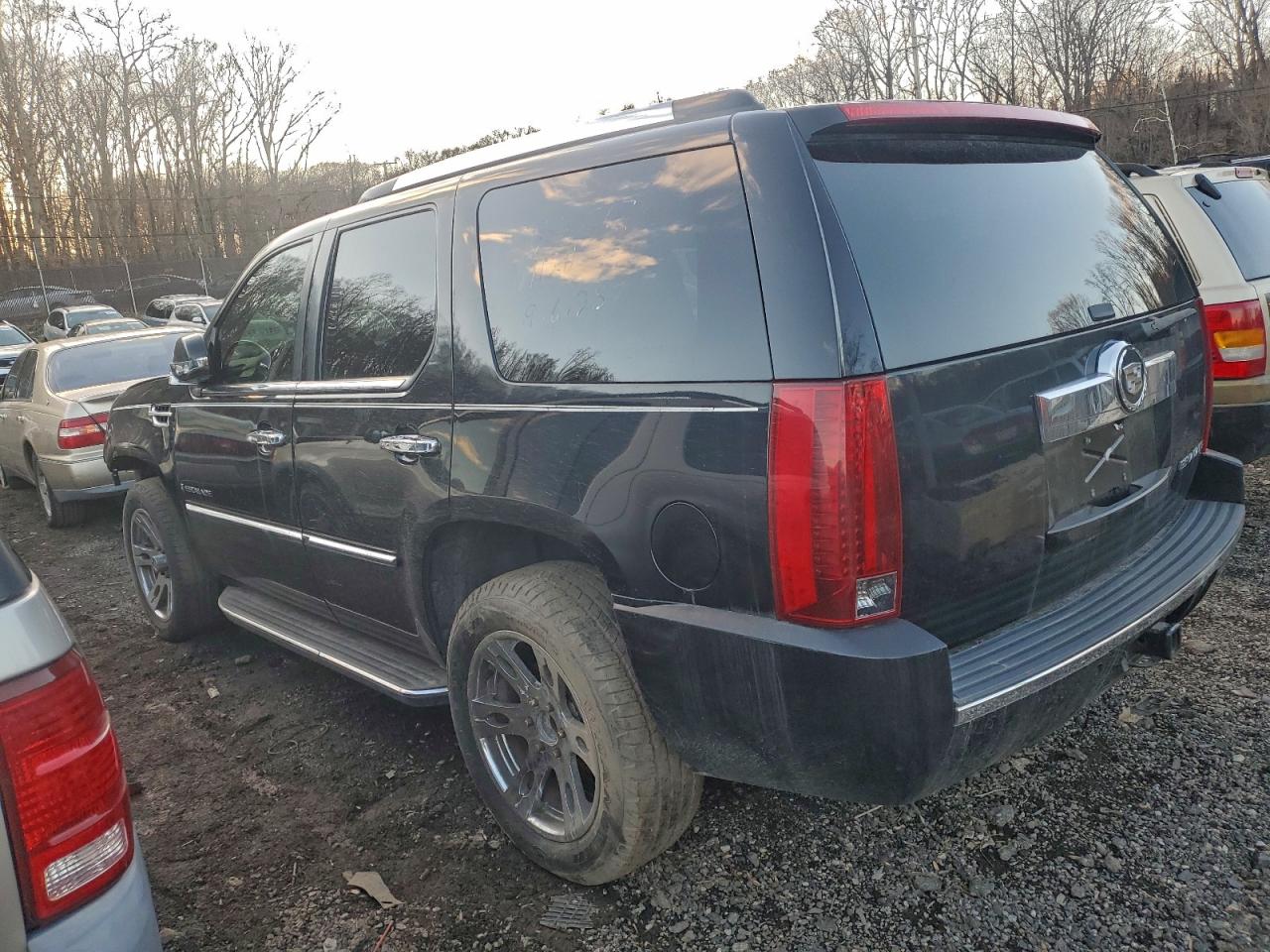 2007 CADILLAC ESCALADE LUXURY photo 2
