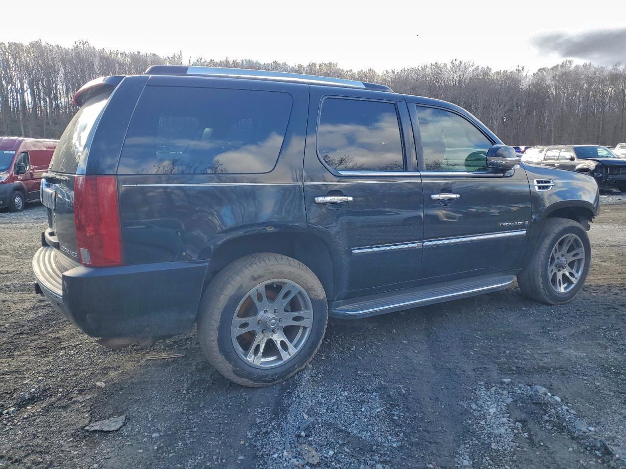 2007 CADILLAC ESCALADE LUXURY photo 3