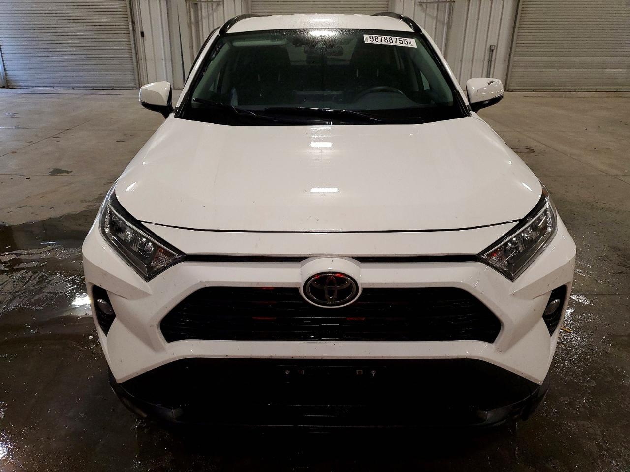 2021 TOYOTA RAV4 XLE photo 5